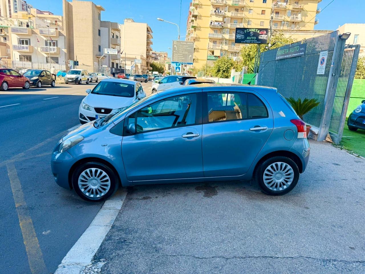 Toyota Yaris 1.0 5 porte Sol - Anno 2011 - Neopatentato