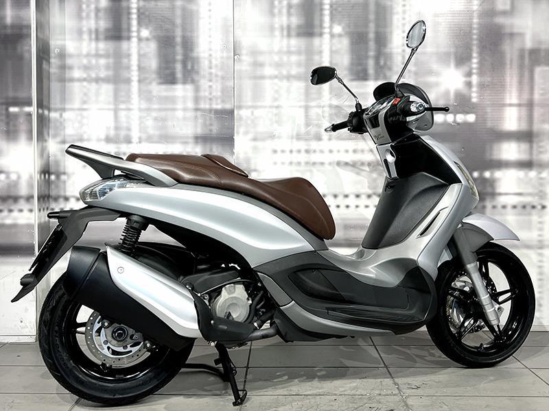 Piaggio Beverly 350 Sport Touring