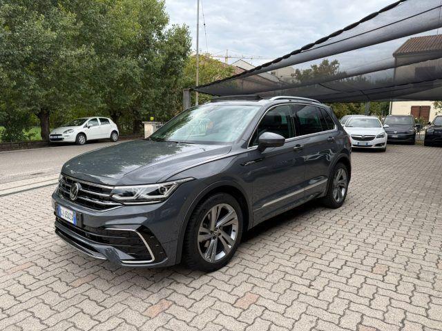 VOLKSWAGEN Tiguan 2.0 TDI 150 CV SCR DSG R-Line PANORAMA
