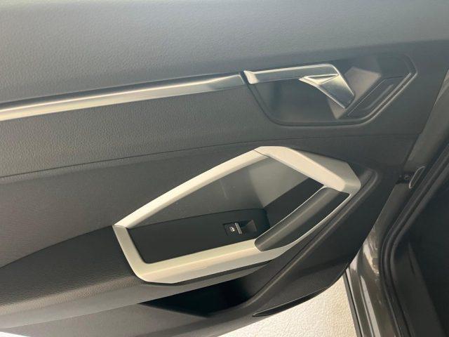 AUDI Q3 35 TDI quattro Business Advanced