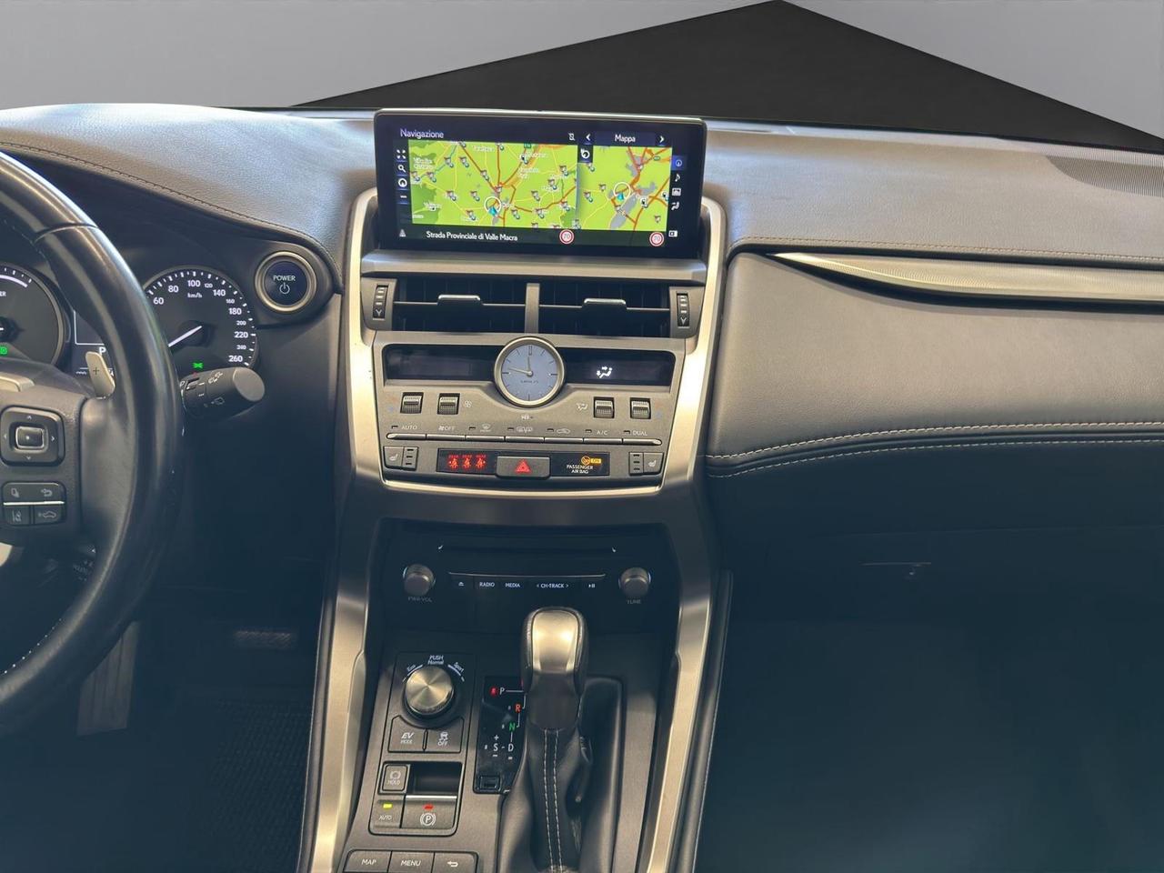 Lexus NX 300h 2.5 Premium 4wd cvt