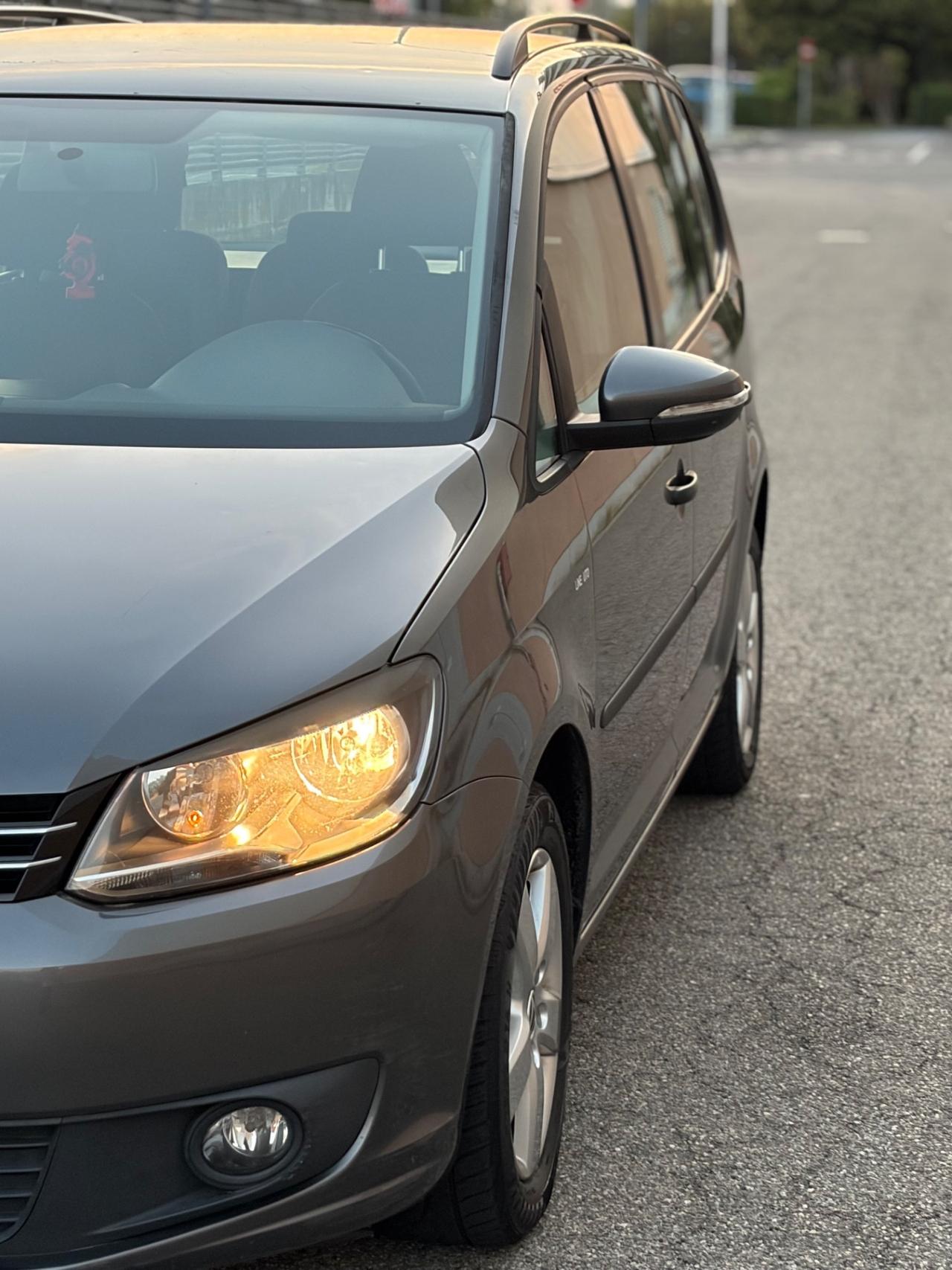 Vw TOURAN 1.6d 6 marce 7 posti anno 2013 pronta per viaggiare neopatentati