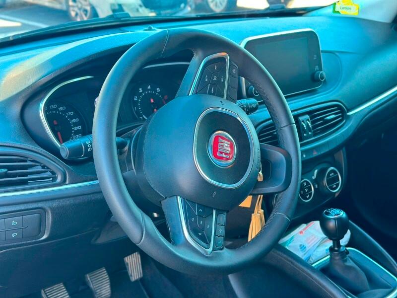 FIAT Tipo (2015-->) Tipo 1.4 5 porte Easy Business