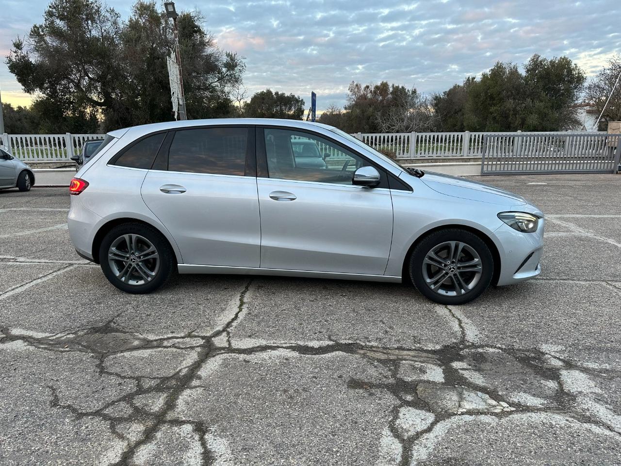 MERCEDES-BENZ B 200 d Automatic Sport