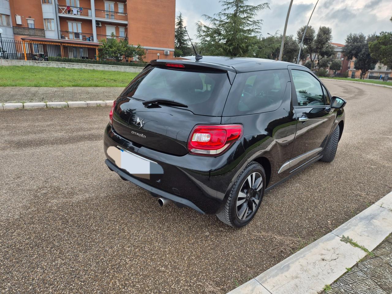 Citroen DS3 1.2 benzina 82cv so chic anno 2015