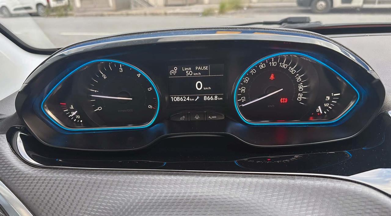 Peugeot 2008 BlueHDi 100 CV Black Matt 2 Proprietari Retrocamera Grip Control