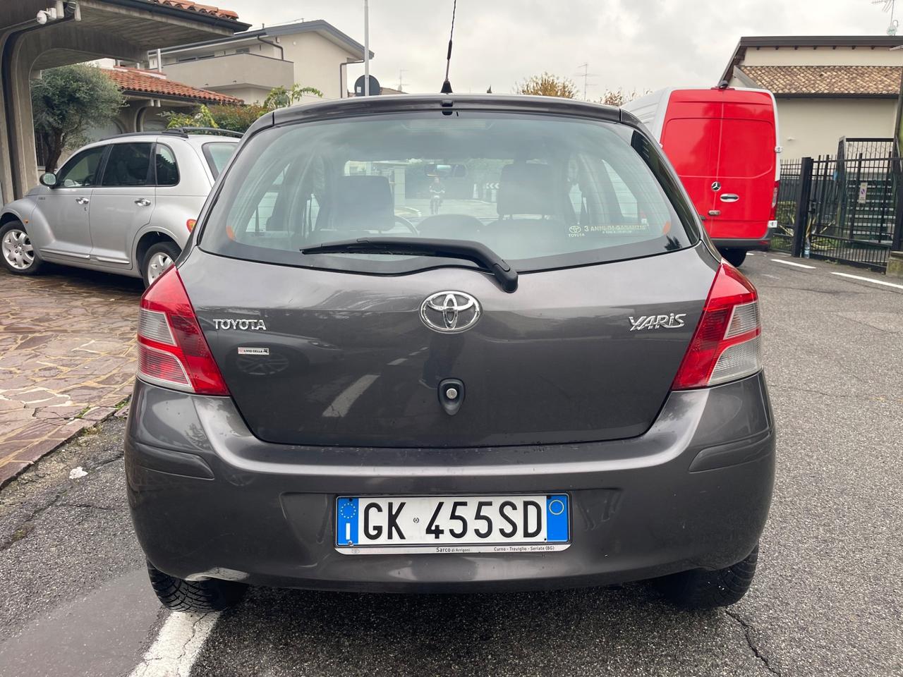 Toyota Yaris 1.0 5 porte