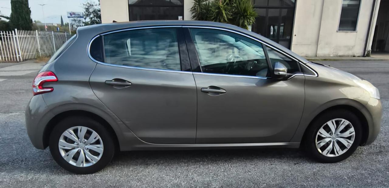 Peugeot 208 1.2 VTi 82 CV 5 porte Allure