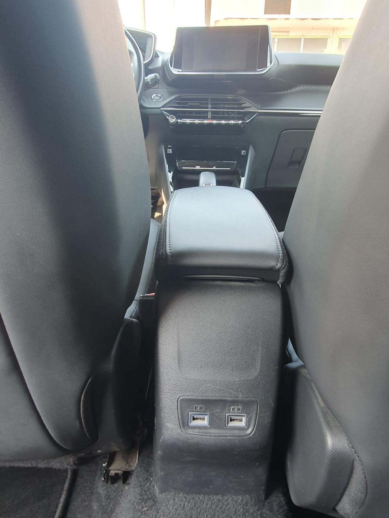 Peugeot 2008 BlueHDi 130 S&S EAT8 Allure