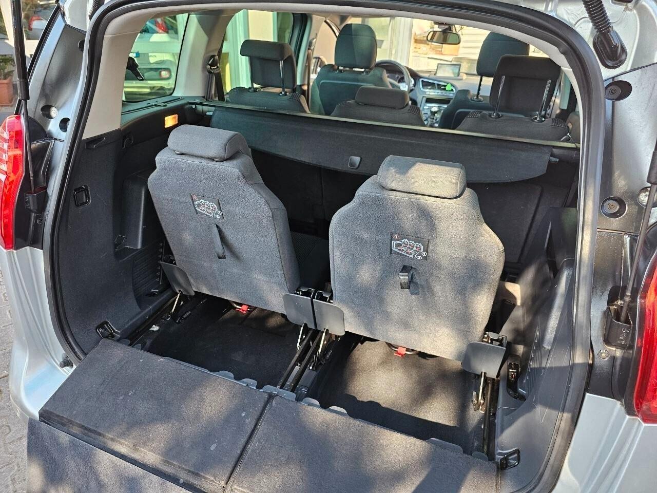 Peugeot 5008 1.6 Diesel Allure 7 Posti – Tetto Panoramico – Navigatore – KM CERTIFICATI