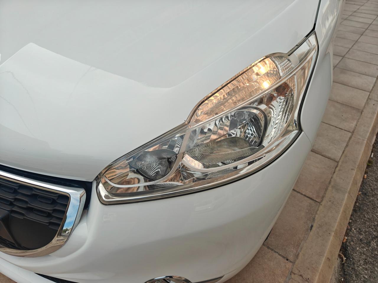 Peugeot 208 1.2 VTi Active Ok neop