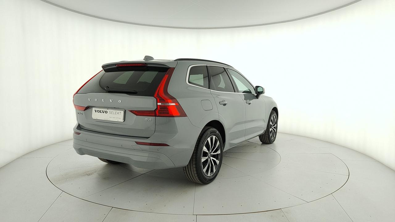 VOLVO XC60 2.0 b4 Momentum auto