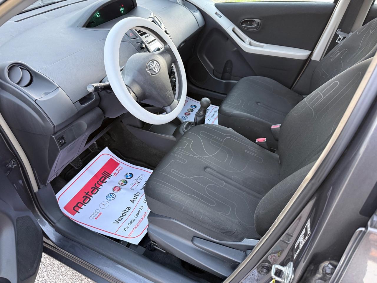 Toyota Yaris 1.0 5 porte Sol