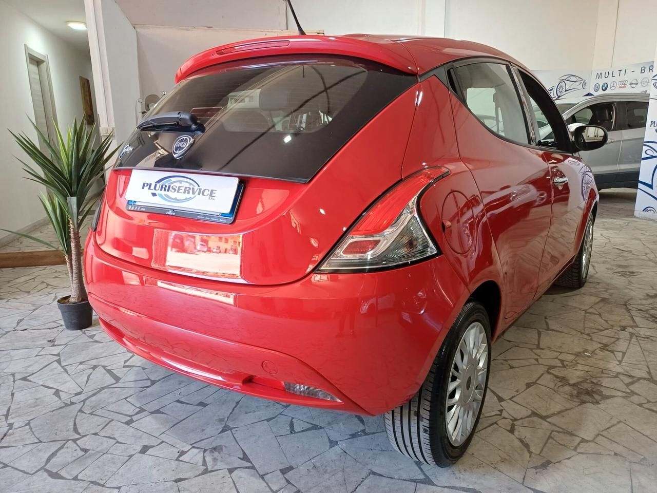 Lancia Ypsilon GPL DI SERIE Fiammante - 2018