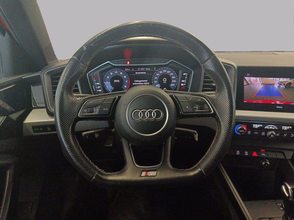 AUDI A1 sportback 25 1.0 tfsi identity black s-tronic del 2021