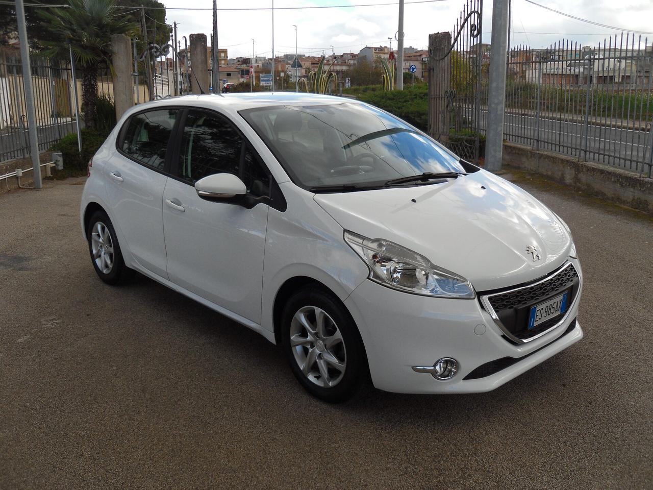 Peugeot 208 1.4 HDi 68 CV Allure