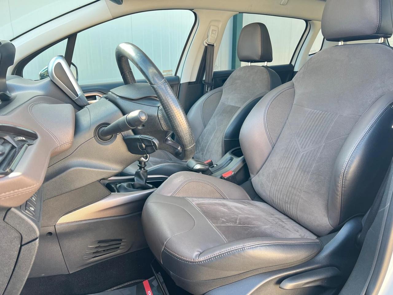 Peugeot 2008 1.6 HDi 115 CV Allure