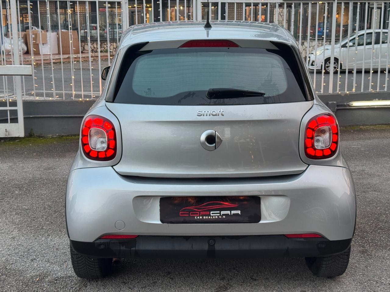 Smart ForFour 70 1.0 twinamic Prime LED PELLE
