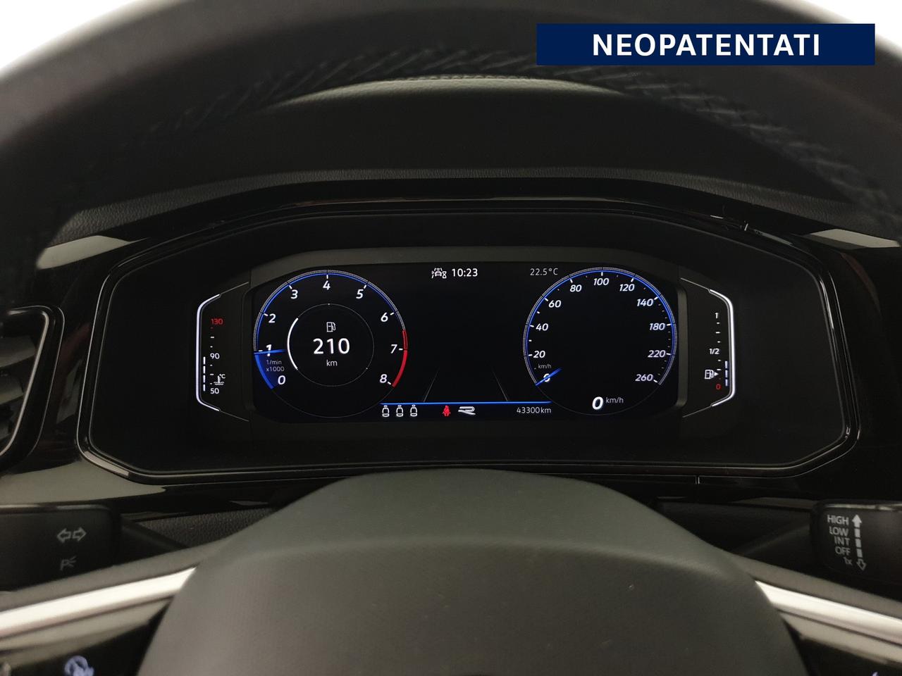 Volkswagen T-Roc 1.0 tsi r-line 110cv