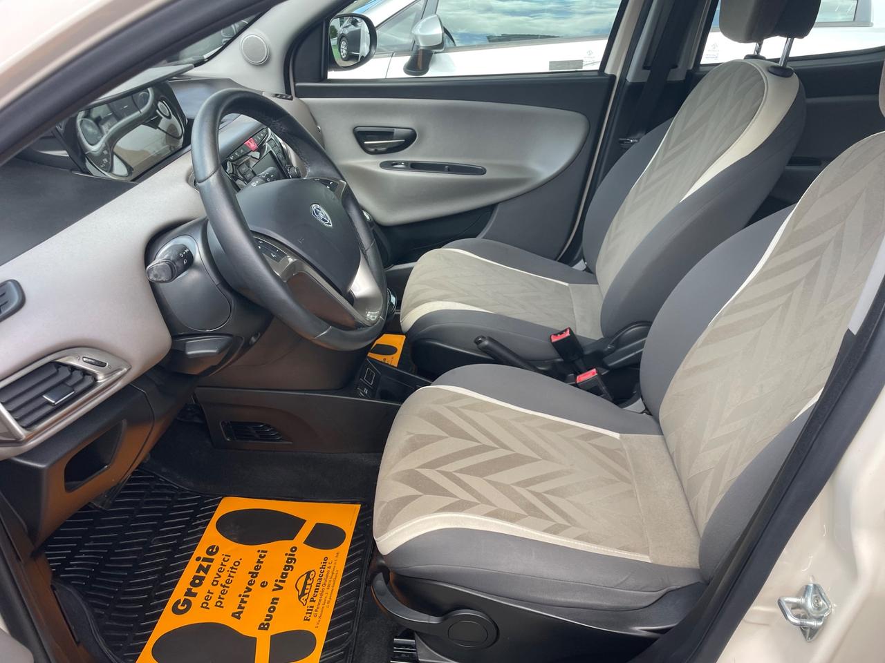 LANCIA YPSILON 900 BENZINA 85 (CV) 2017