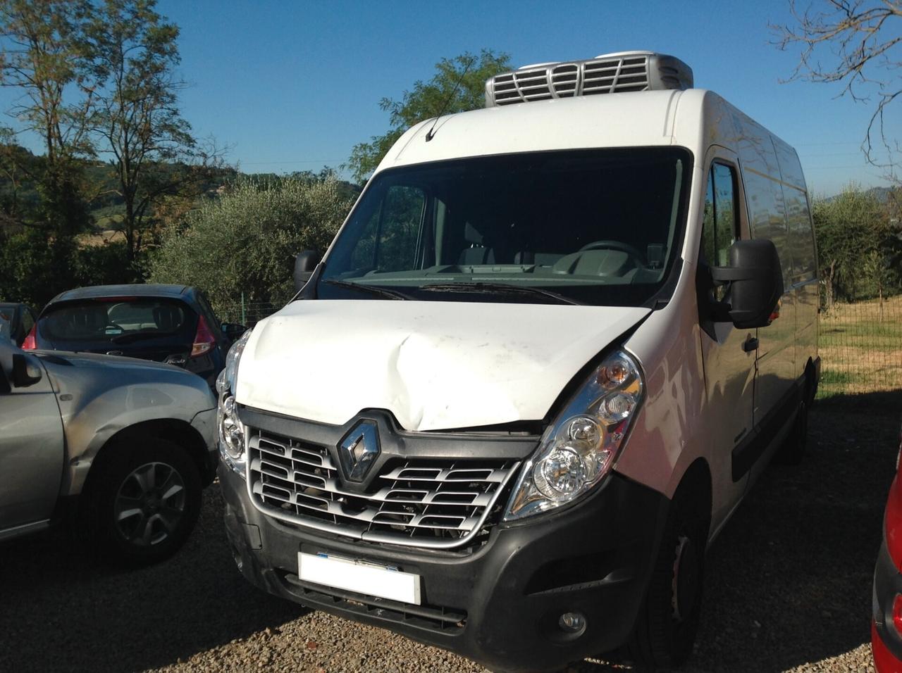 Renault Master 2.3 dCi Frigo incidentato