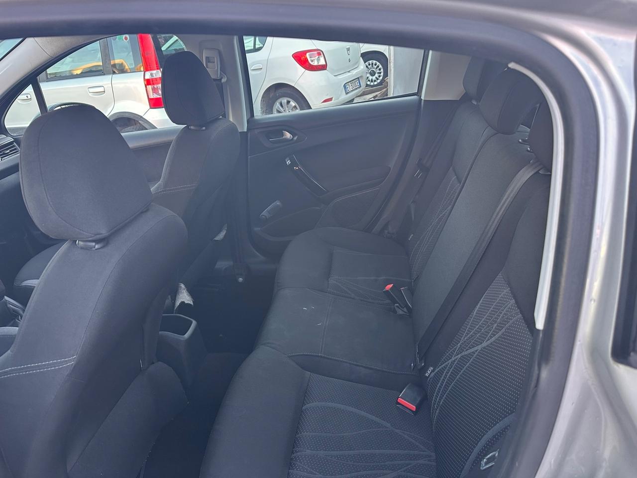 Peugeot 208 PureTech 82 5 porte Allure