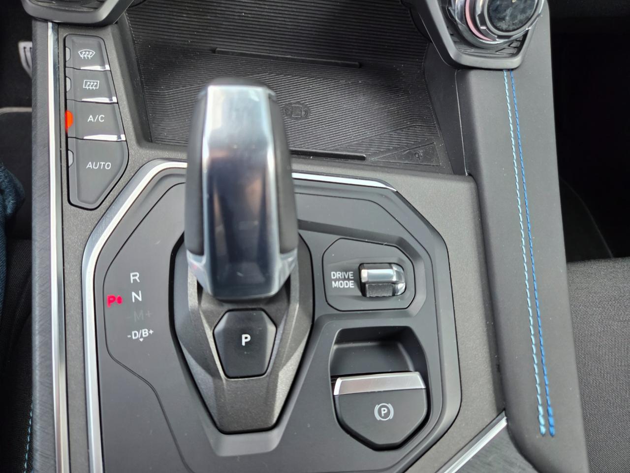 Lynk & Co 01 1.5 td phev auto