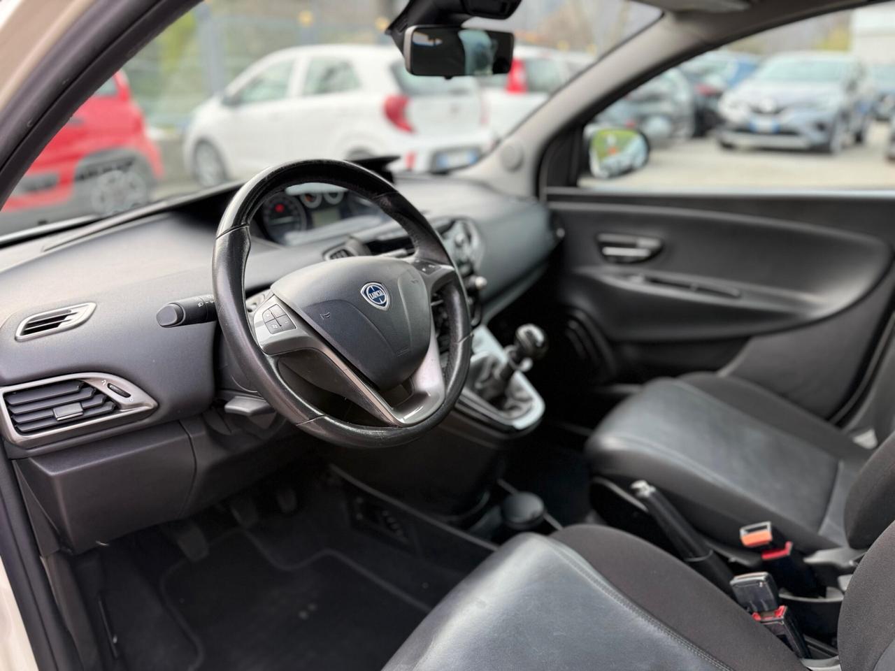 Lancia Ypsilon 1.2 69 CV S&S Platinum
