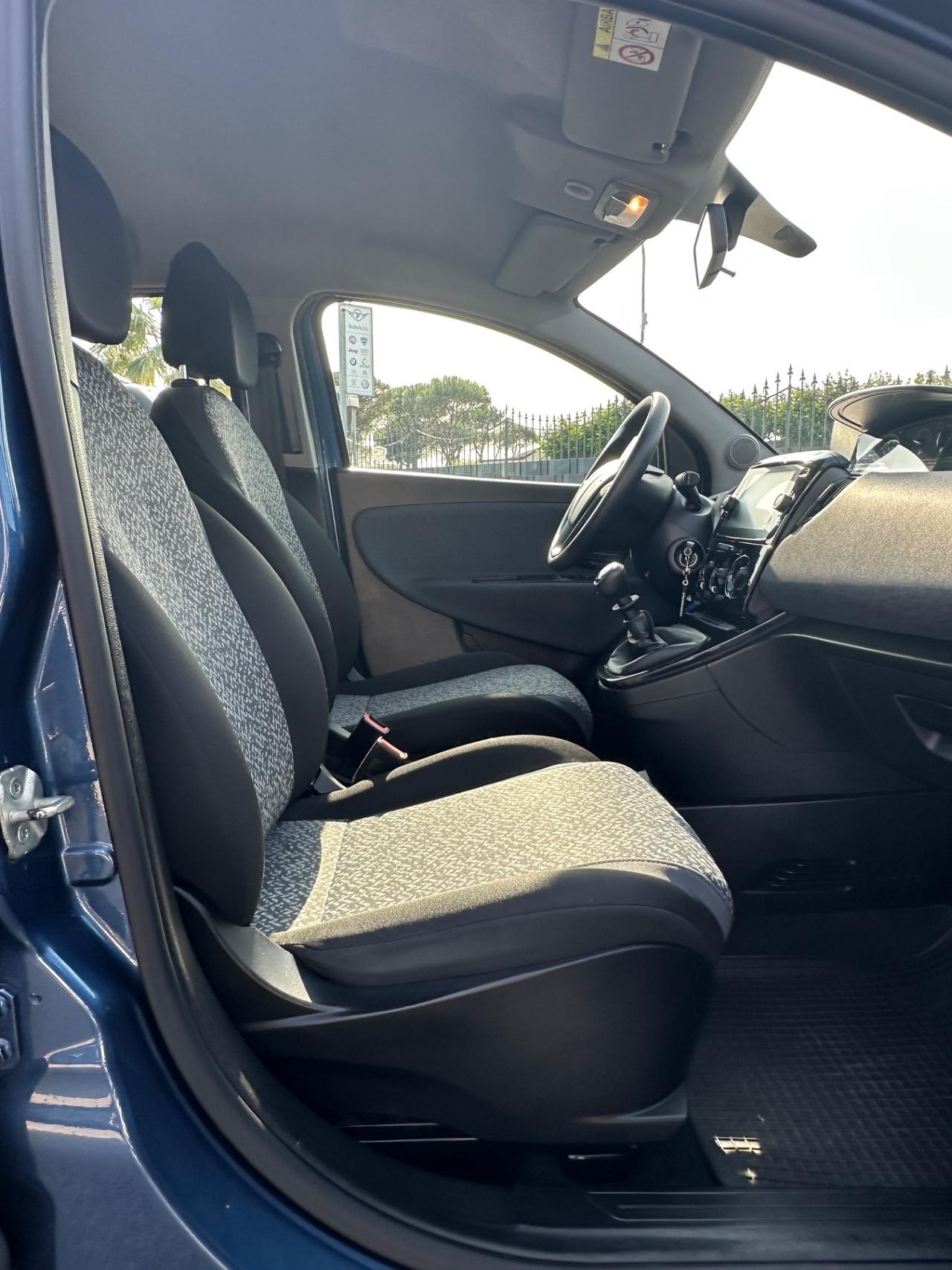 Lancia Ypsilon 1.0 S&S Hybrid Ecochic Gold 2021