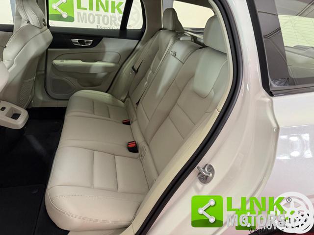 VOLVO V60 B4 (d) aut Ultimate Dark IVA ESP. GARANZIA 24