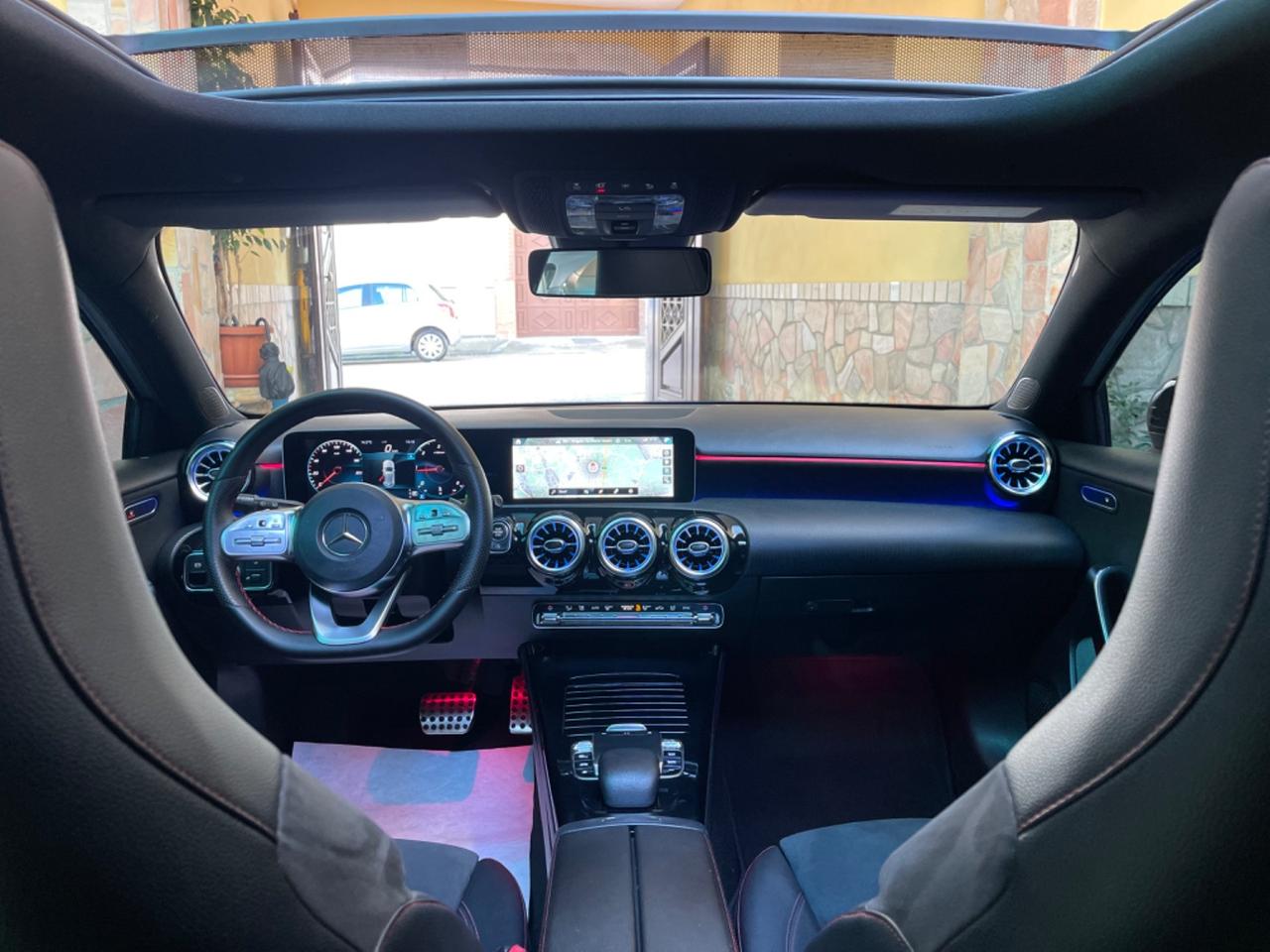 MERCEDES CLASSE A180d,PREMIUM,TETTO APRIBILE,PACC.LUCI