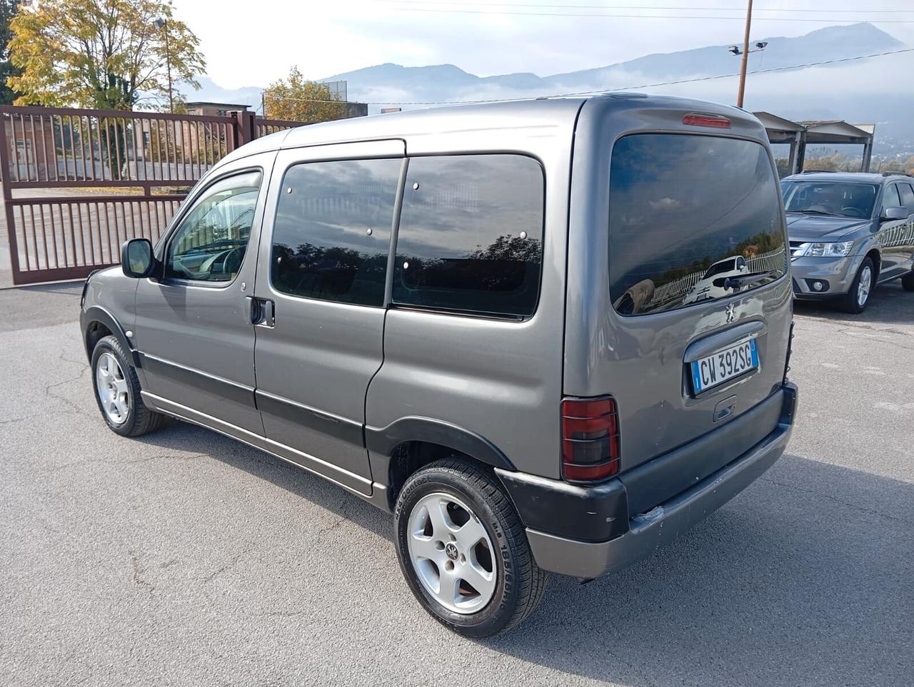 Peugeot Ranch 2.0 HDi 5p. Lee