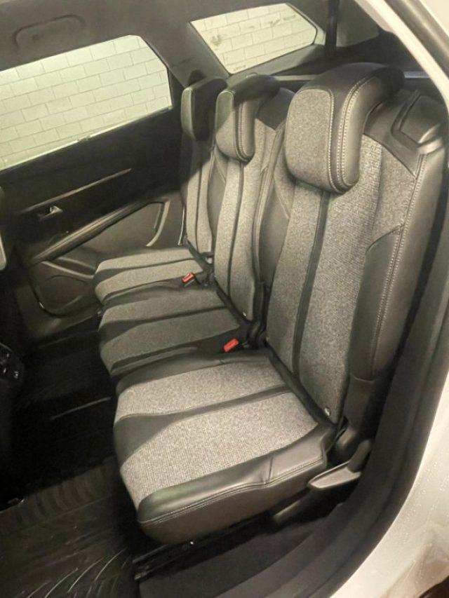 PEUGEOT 5008 BlueHDi 130 S&S Allure