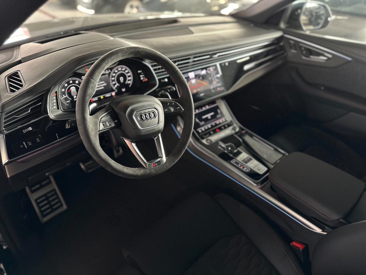 Audi Q8 RS SUV performance 471 kW tiptronic