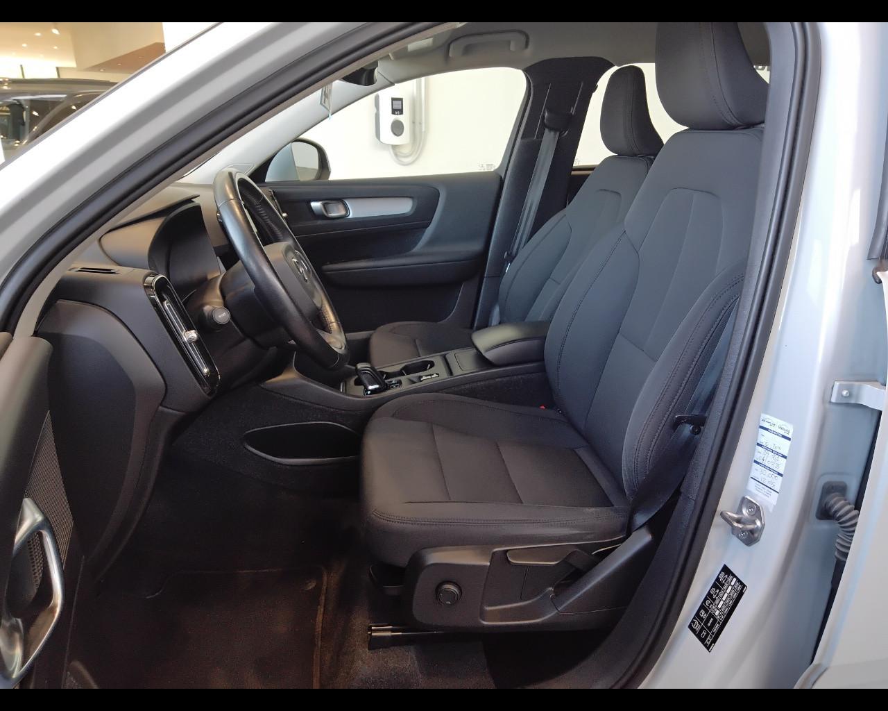 VOLVO XC40 - XC40 1.5 t2 Momentum Pro auto my21