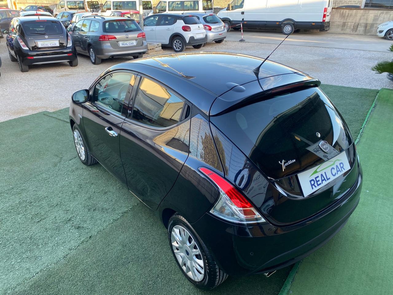 Lancia Ypsilon 1.2 benzina 5 Posti Neopatentati