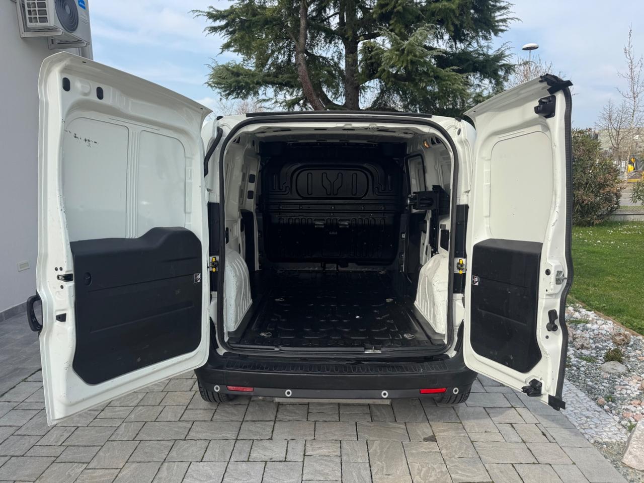 Fiat Doblo Doblò 1.4 T-Jet Natural Power PL-TN Cargo Maxi Lamierato SX