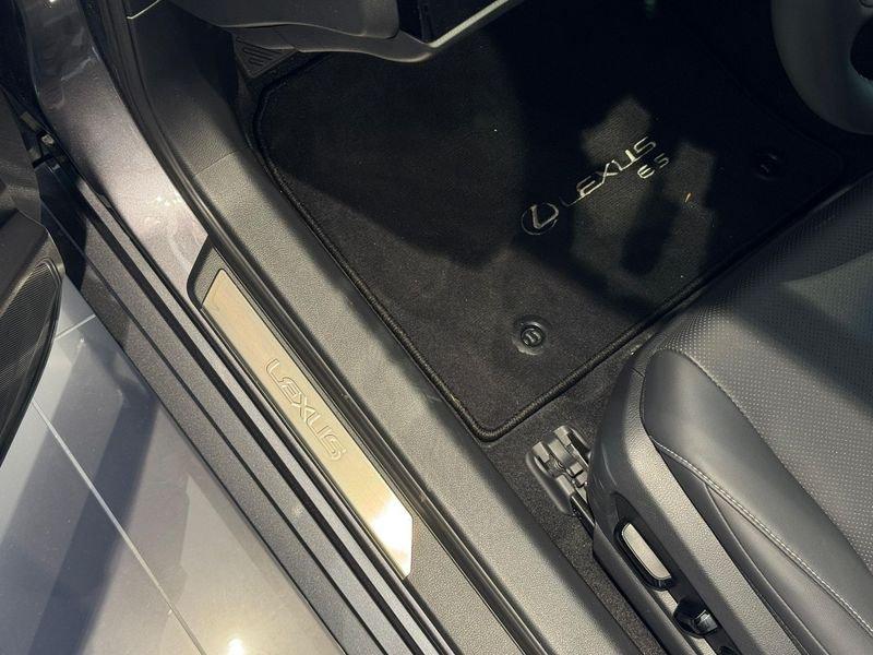Lexus ES Hybrid Executive