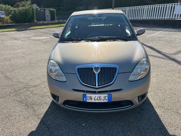 Lancia Ypsilon 1.4 16V Sport MomoDesign