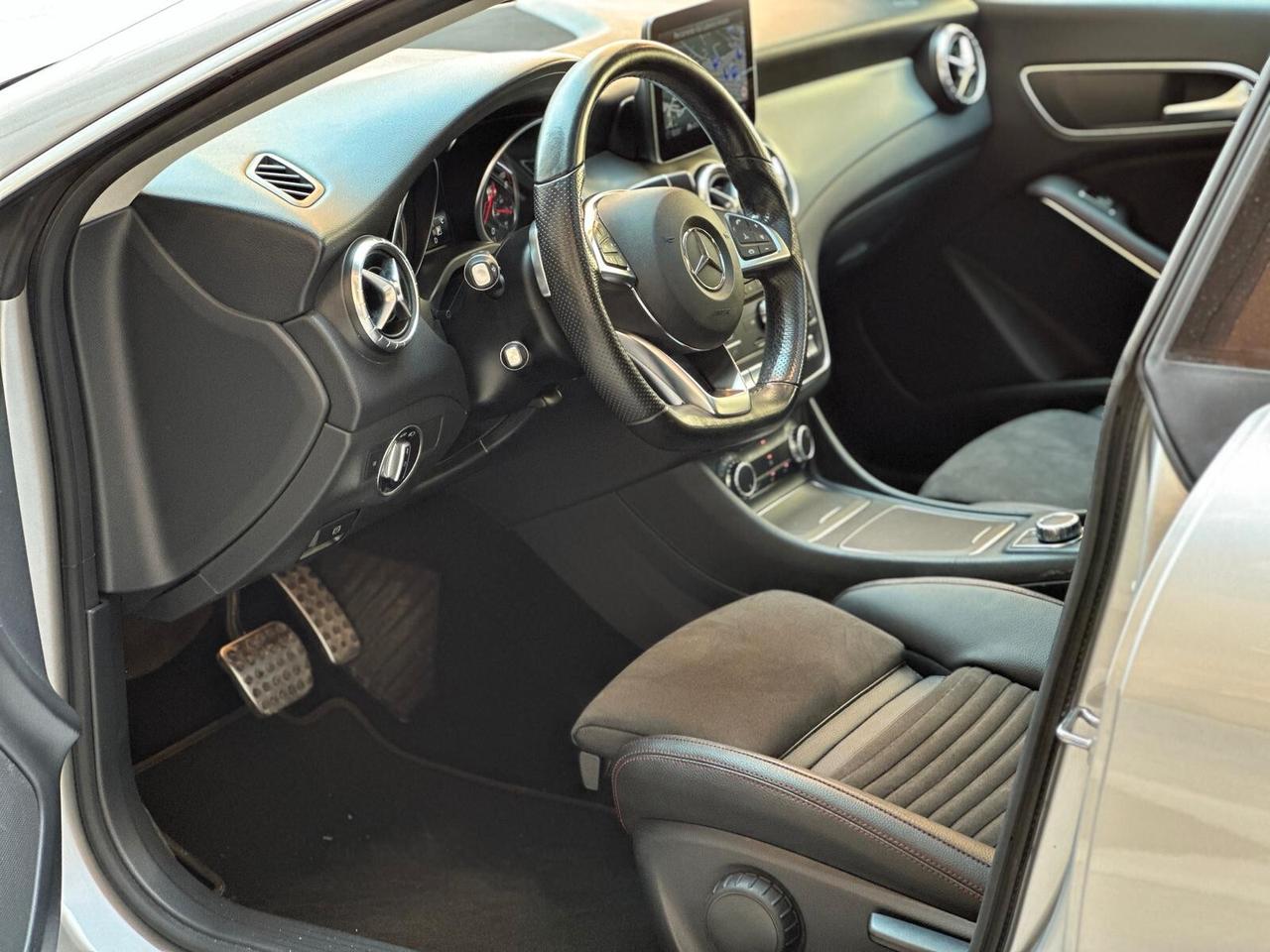 Mercedes CLA 200 SB Automatic Premium TETTO/FULL