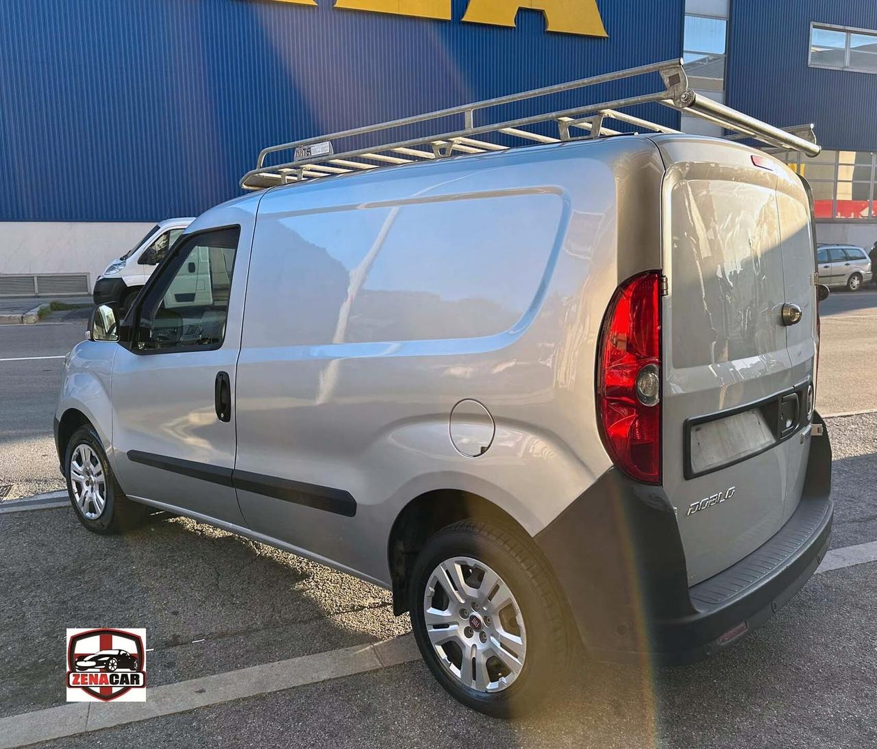 Fiat Doblo Cargo 95 CV Portapacchi e Sensori di Parcheggio Posteriori Chiusere DAKEN