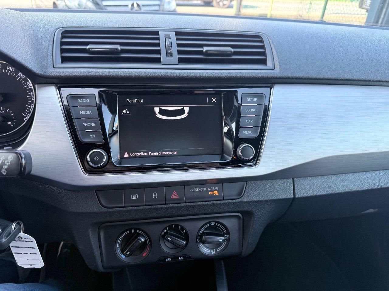 Skoda Fabia 5 Porte Fabia 1.0 mpi Twin Color Design Edition Argento 60cv