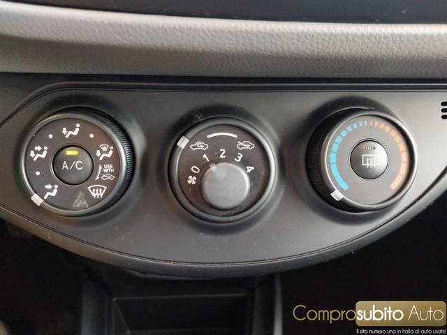 TOYOTA Yaris 1.0 5 porte Lounge ( Garanzia 12 Mesi)