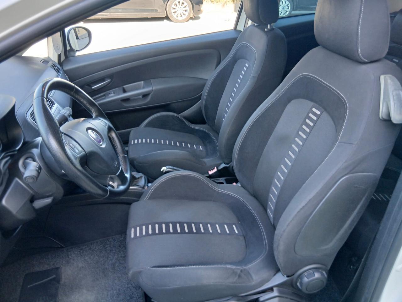 Fiat Grande Punto 1.6 JTDM Multijet Sport