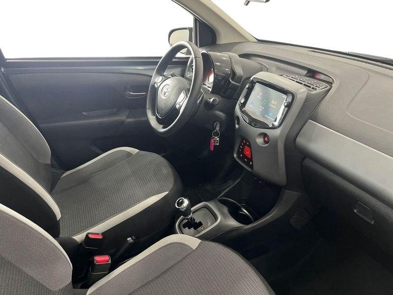 Toyota Aygo Aygo 5p 1.0 x-play m-mt 72cv
