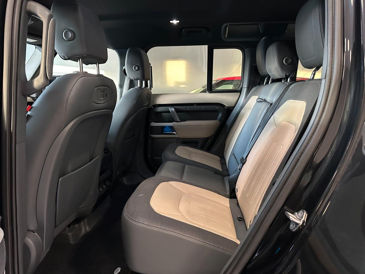 Land Rover Defender 110 3.0D I6 200 CV AWD Auto X-Dynamic SE GANCIO TRAINO