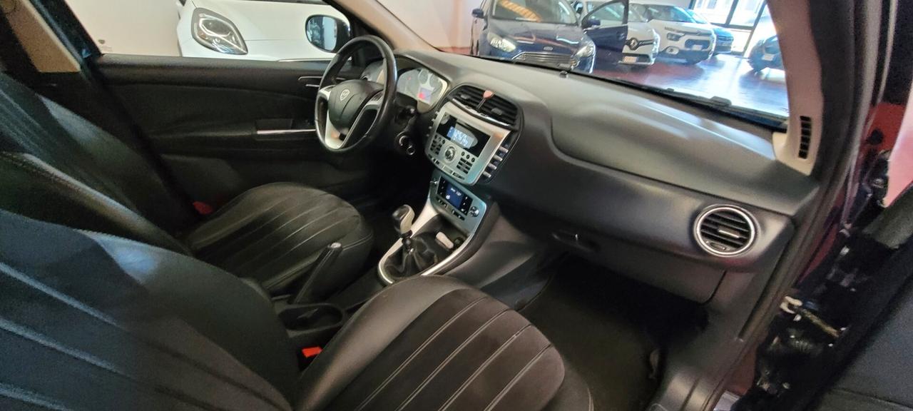 Lancia Delta 1.9 MJT Twinturbo DPF Oro