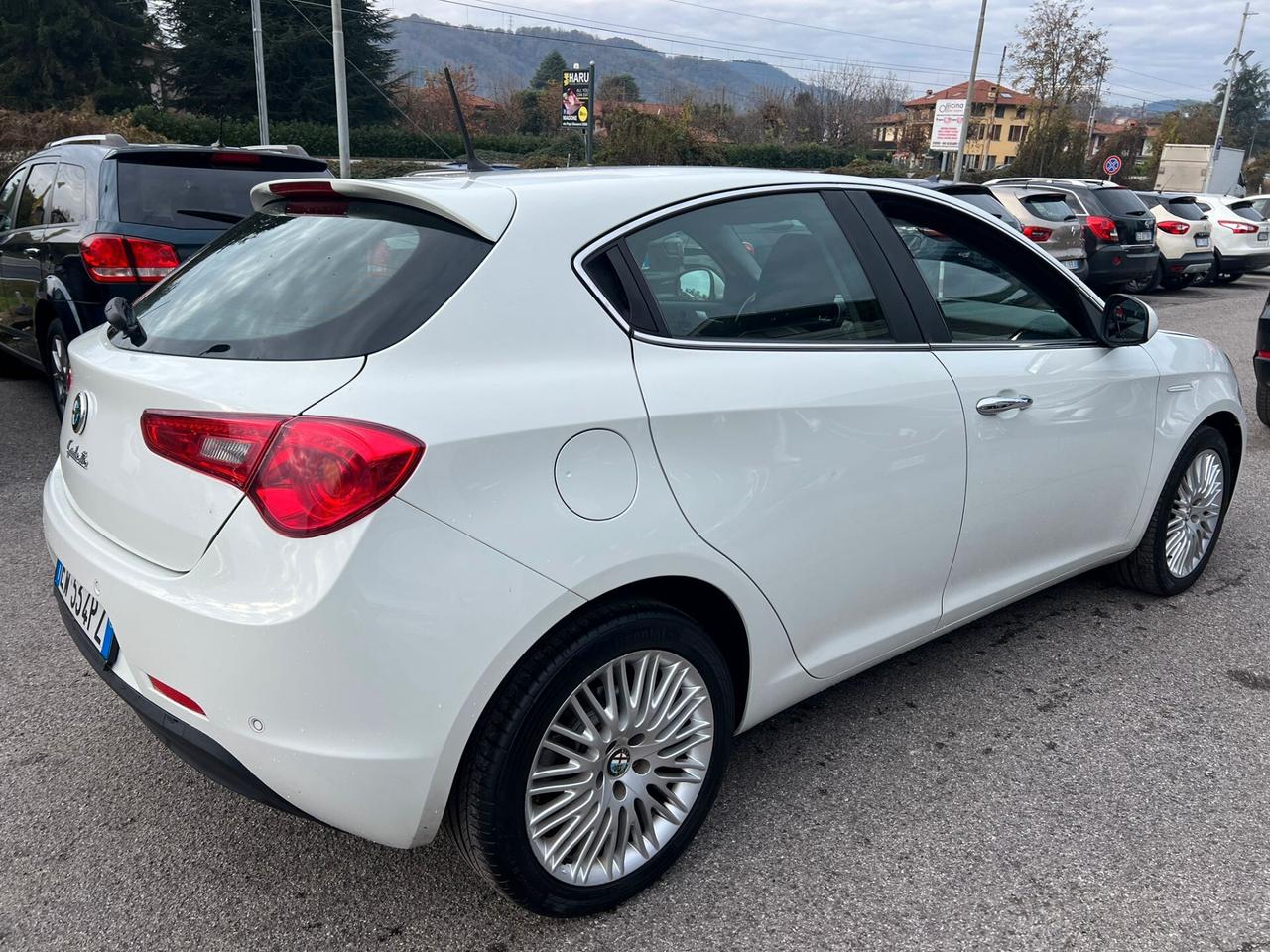 Alfa Romeo Giulietta 1.6 JTDm-2 105 CV Exclusive