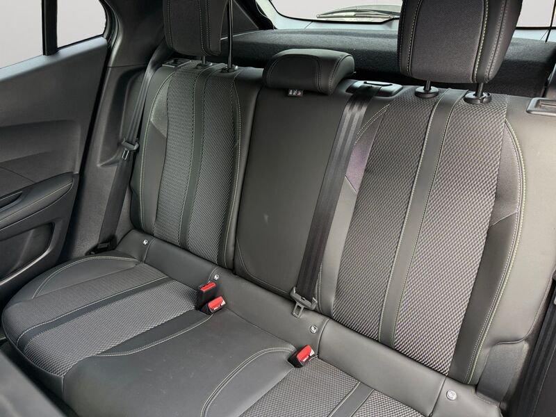 Peugeot 2008 PURETECH 130 S&S EAT8 GT