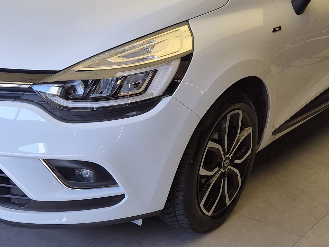 RENAULT Clio Sporter 1.5 dci Moschino Intens 90cv